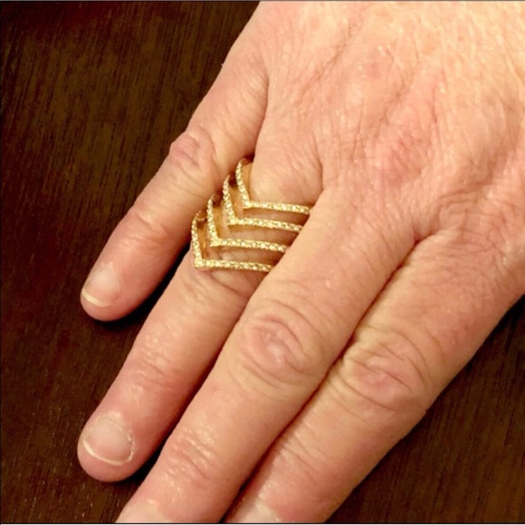 😃Spring Street Chevron Ring - Picture 2 of 4